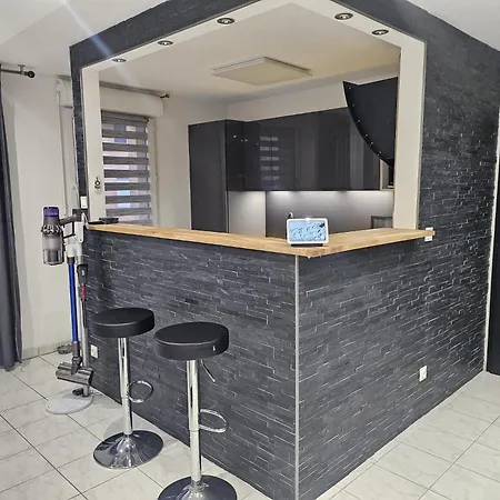 アパート Appartement Cluses クリューズ