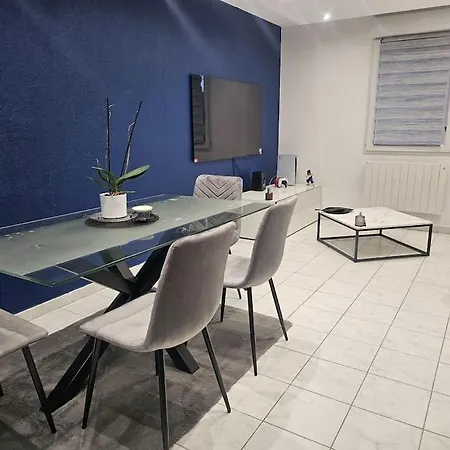 アパート Appartement Cluses クリューズ